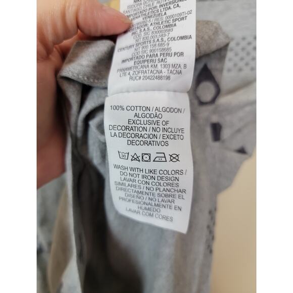 The Nike Tee Crew Neck Flags from Around The World Logo T-Shirt Gray Size Small - Picture 4 of 7